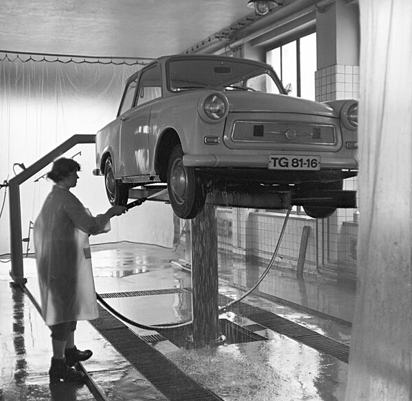 DDR - Auf Testfahrt mit dem Trabant 601 in den Bruderländern