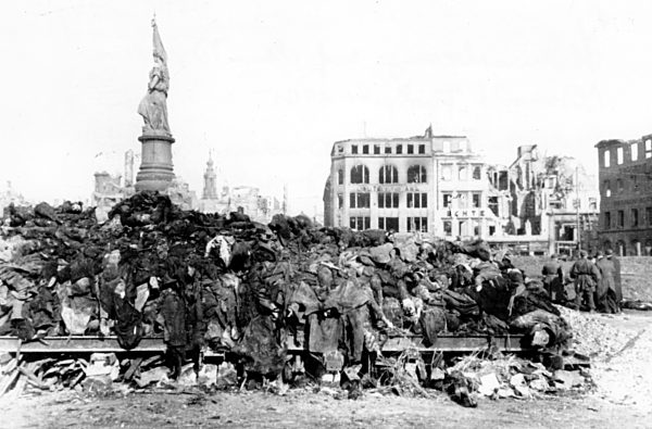 Zweiter Weltkrieg - Luftangriffe auf Dresden 1945