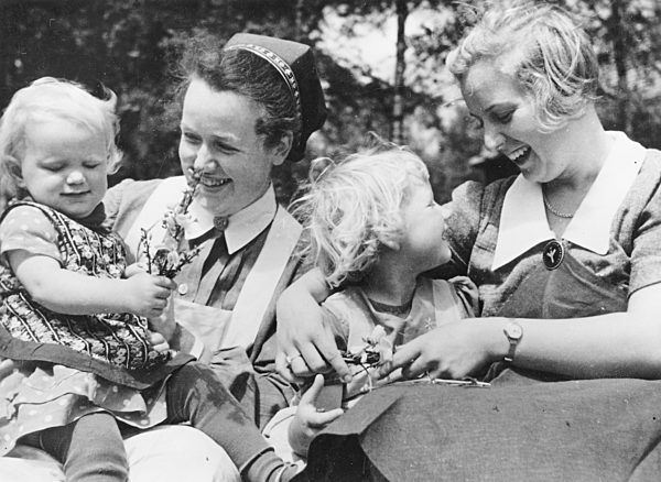 II. WK - NS Volkswohlfahrt 1943