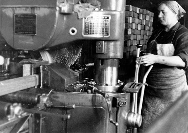 II. WK - Frauen in der Rüstung um 1944