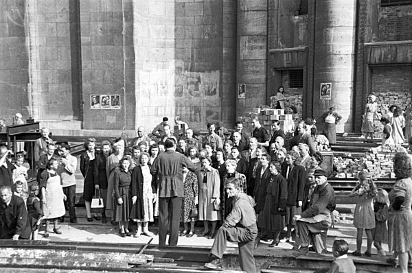 DDR - Berlin Wiederaufbau Volksbühne 1950er Jahre