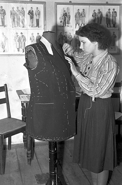 DDR - Schneiderei um 1959