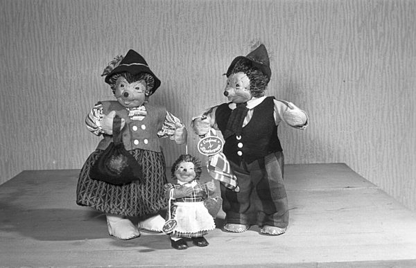DDR - Künstler-Handspielpuppen um 1959
