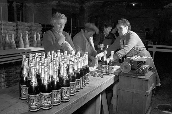 DDR - Volksweingut Wackerbarth um 1958