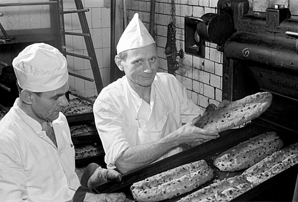 DDR - Dresdner Christstollen 1954