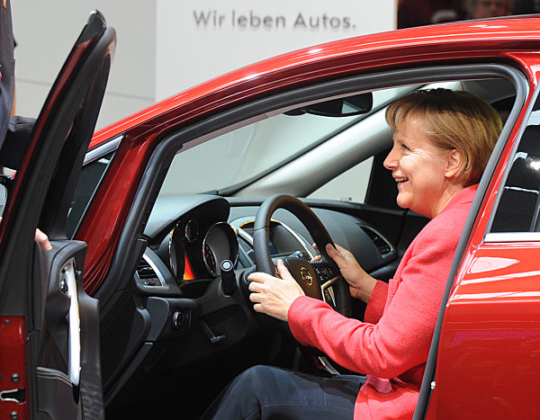 IAA Frankfurt - Eröffnungsrundgang Angela Merkel