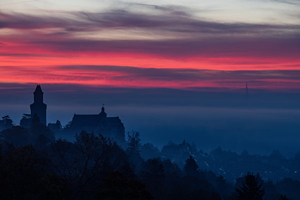 Über den Bergen Nebelschwaden