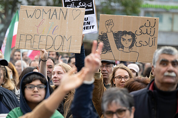 Demonstration gegen Irans Regierung - Frankfurt