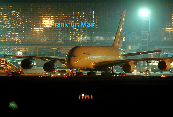 Der Airbus A380 wird in der Nacht zum Sonntag (30.10...