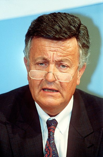 Strafanzeige gegen flüchtigen Baulöwen Schneider