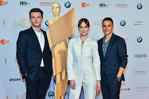 Jannis Niewöhner, Emilia Schüle, Kostja Ullmann L-R
Nominierten-Abend...