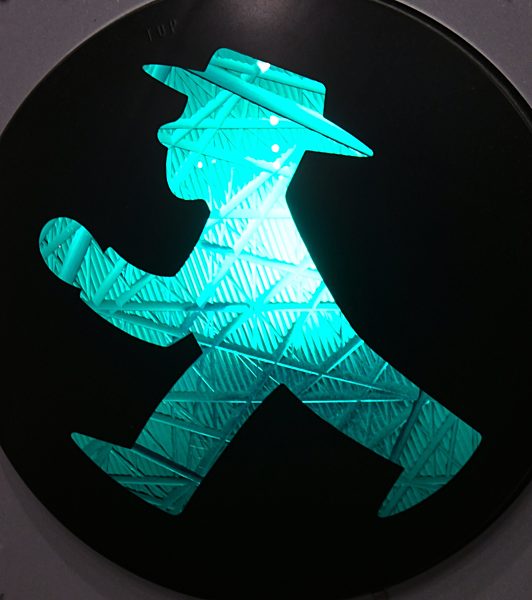 DDR- Ampelmaennchen steht auf gruen- auf Gehen