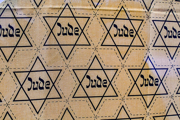 Juedisches Museum Berlin - Judensterne, gelber Stern, Stigmatisierung