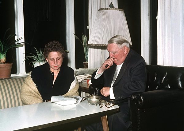Bundeskanzler Ludwig Erhard und Gattin