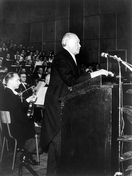 Adenauer welcomes Saarland