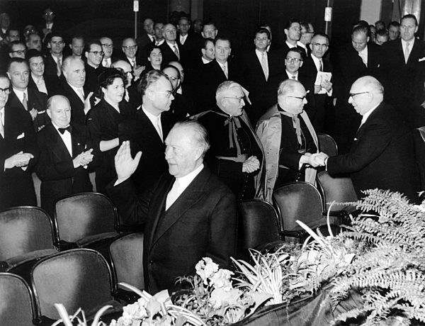 Adenauer welcomes the Saarland