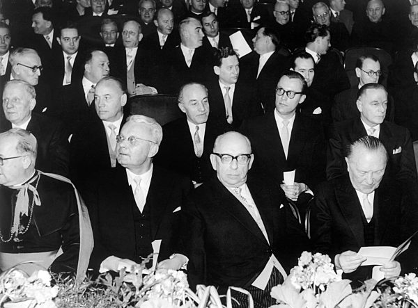 Adenauer welcomes the Saarland