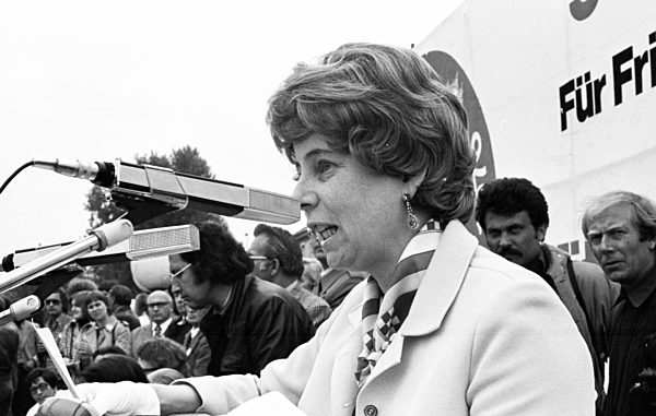 Peace demonstration in Bonn 1976