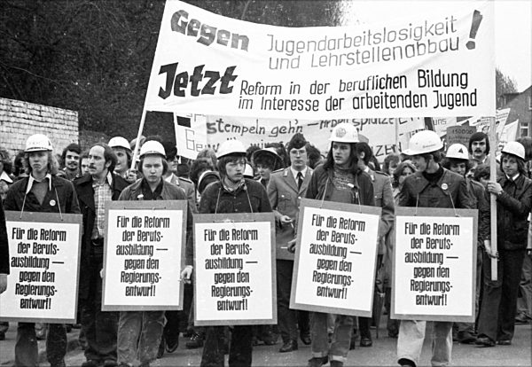 1975 - Youth protest against unemployment