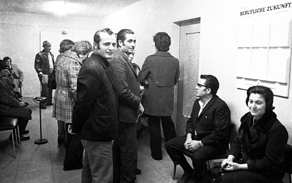 Arbeitslose beim Arbeitsamt 1974