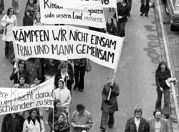 against the abortion paragraph 218  1973