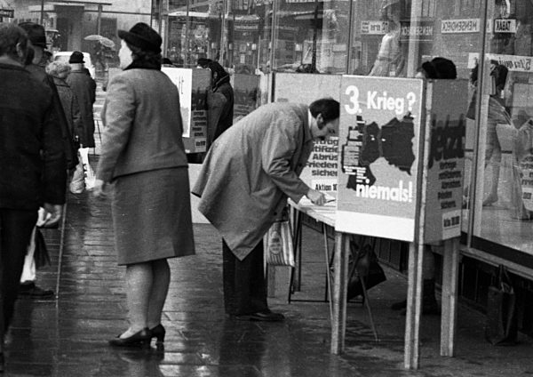 "Action 100,000" with signatures for treaties with Eastern Euro
