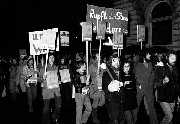 Demonstration for SPD/FDP government 1972