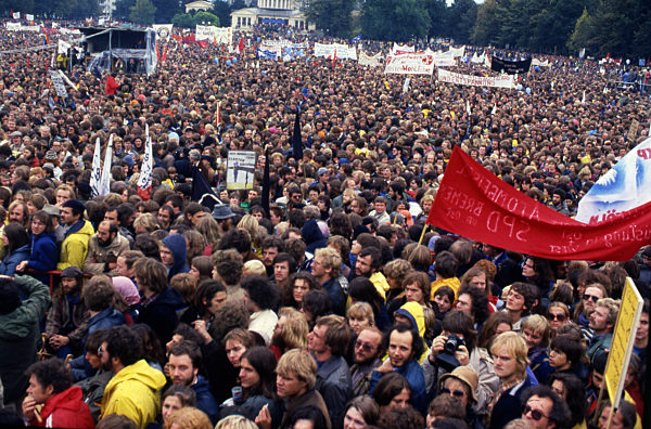 300.000 Gegner der atomaren Aufruestung 1981
