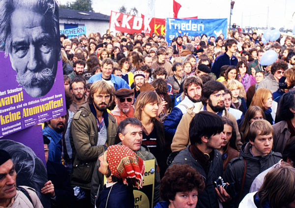 300.000 Gegner der atomaren Aufruestung 1981