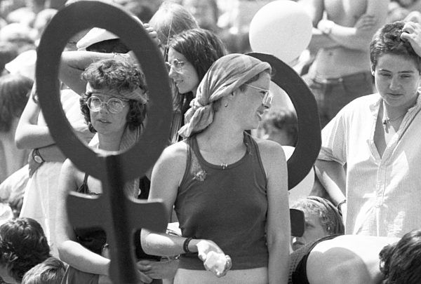 350.000 gegen Natodoppelbeschluss