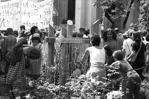 350.000 gegen Natodoppelbeschluss