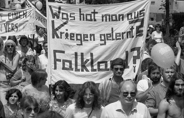 350.000 gegen Natodoppelbeschluss