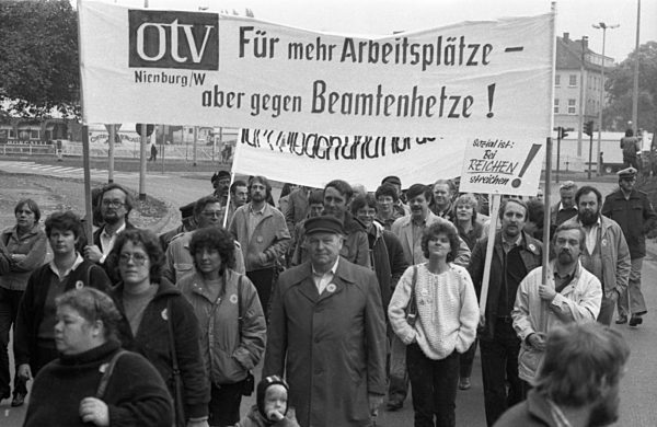 DGB demonstriert gegen Arbeitslosigkeit