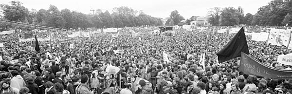300.000 bei Friedensdemonstration in Bonn 1981
