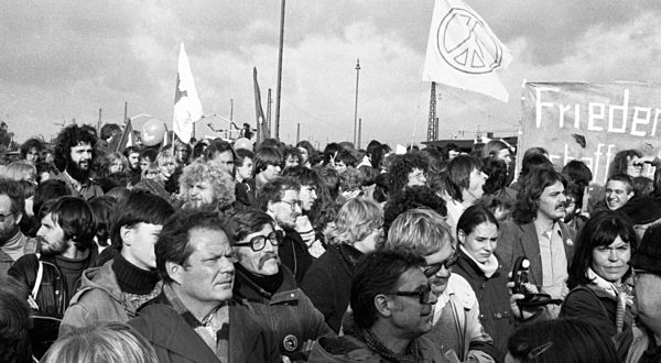 300.000 bei Friedensdemonstration in Bonn 1981