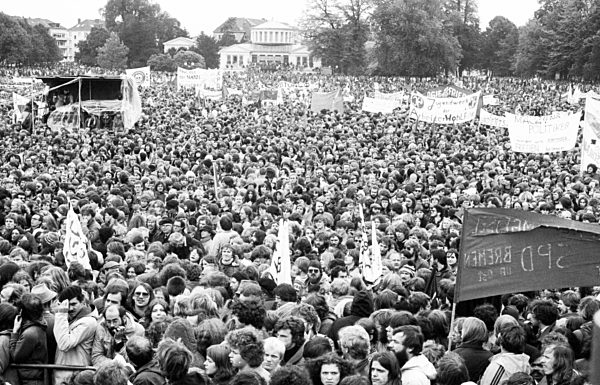 300.000 bei Friedensdemonstration in Bonn 1981