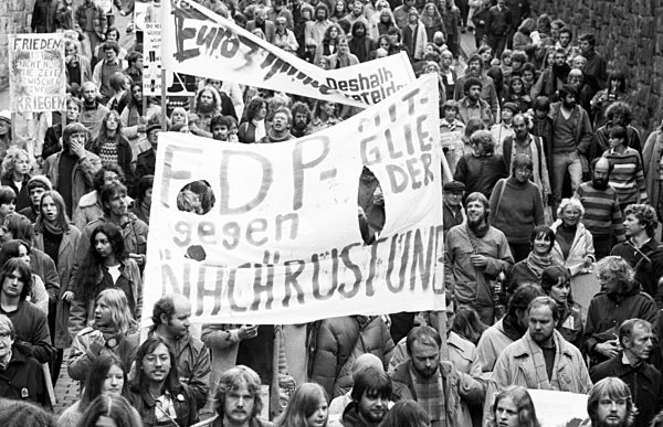 300.000 bei Friedensdemonstration in Bonn 1981