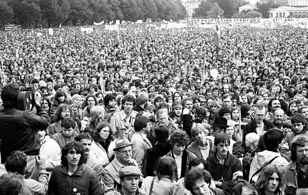 300.000 bei Friedensdemonstration in Bonn 1981
