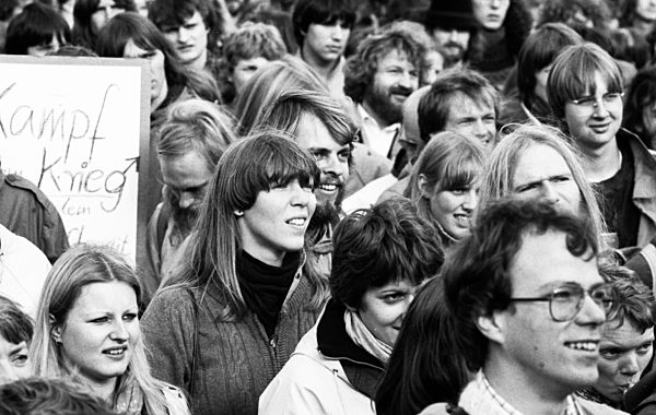300.000 bei Friedensdemonstration in Bonn 1981