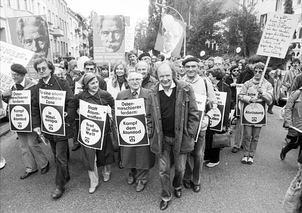 300.000 bei Friedensdemonstration in Bonn 1981