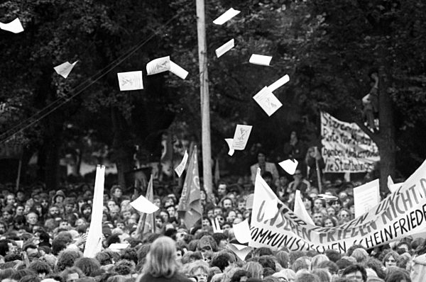 300.000 bei Friedensdemonstration in Bonn 1981