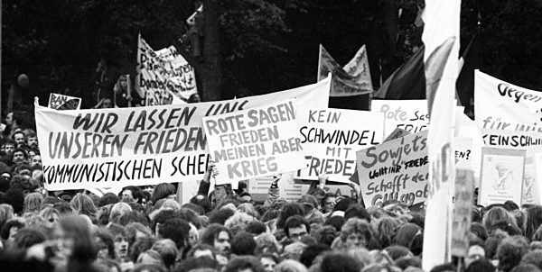 300.000 bei Friedensdemonstration in Bonn 1981