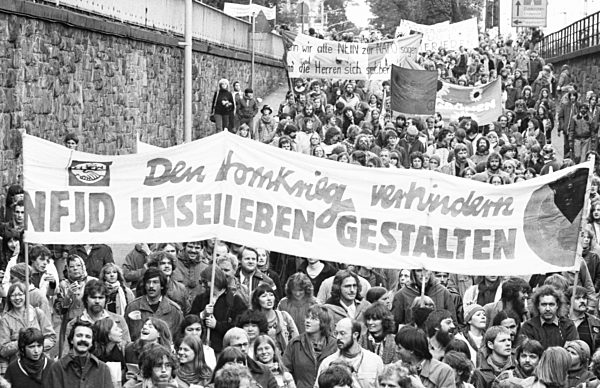 300.000 bei Friedensdemonstration in Bonn 1981