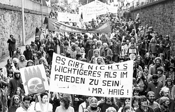 300.000 bei Friedensdemonstration in Bonn 1981
