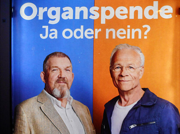 Germany: Street advertising reads: Organ donation - Yes or not?