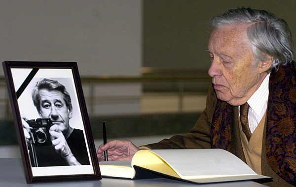 Kondolenzbuch für Helmut Newton in Berlin