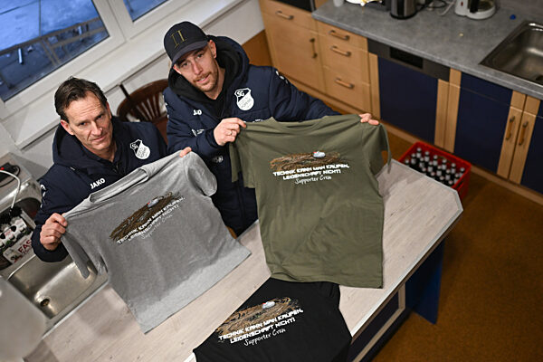 Roboter-Rasenmäher zerstört Fußballfeld