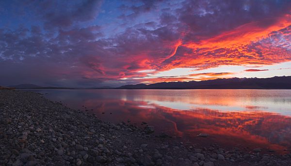 Lake Pukaki of New Zealand South Island at sunset