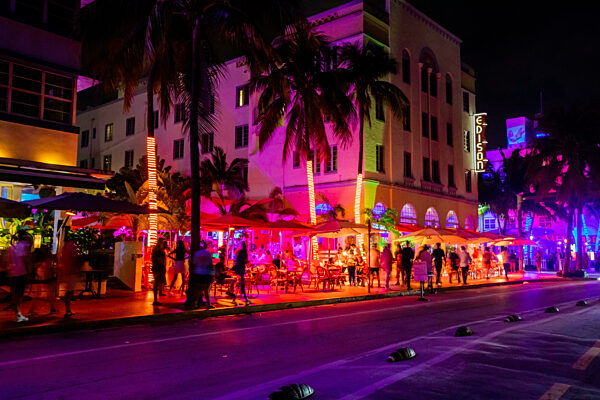 Miami nightlife on Ocean Drive