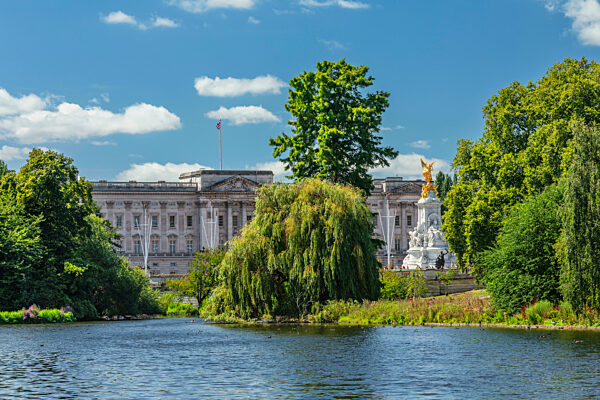 St.James's Park and Buckingham Palace, City of Westminster, London, England